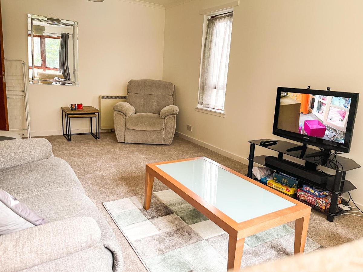 Spacious, And Newly Decorated EDI